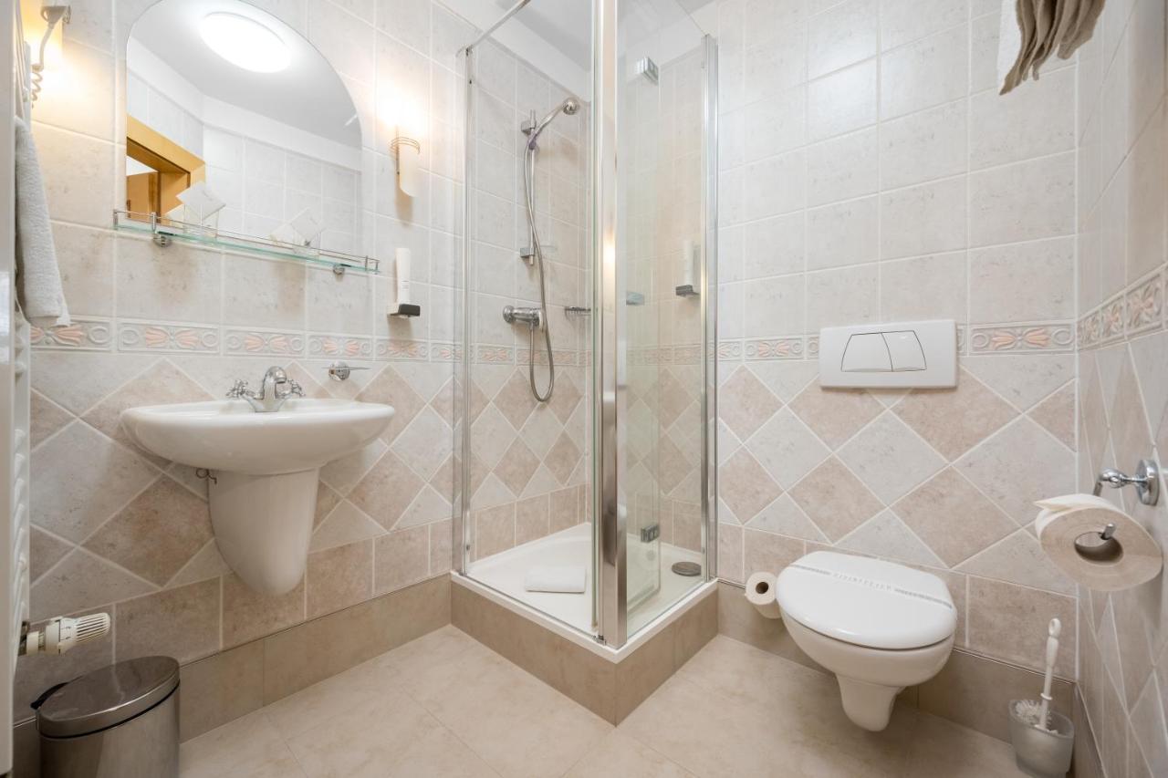 Hotel Zlaty Lev Jablonec nad Nisou Eksteriør bilde