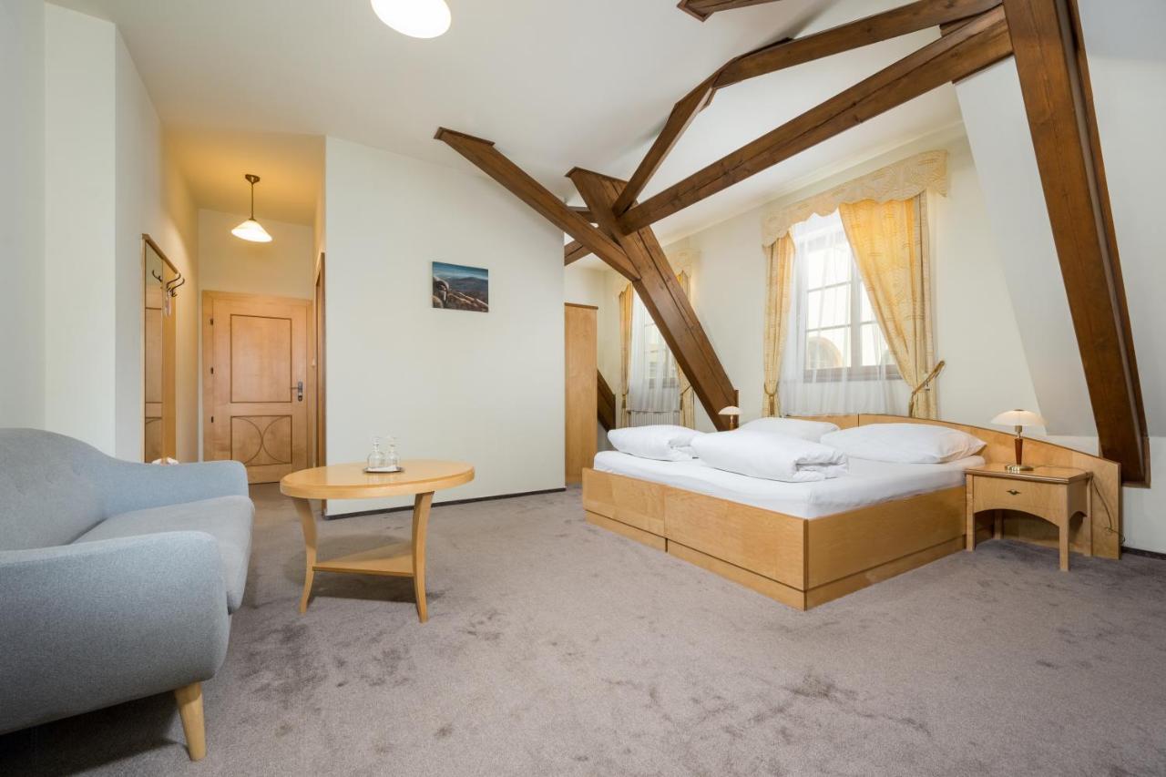 Hotel Zlaty Lev Jablonec nad Nisou Eksteriør bilde