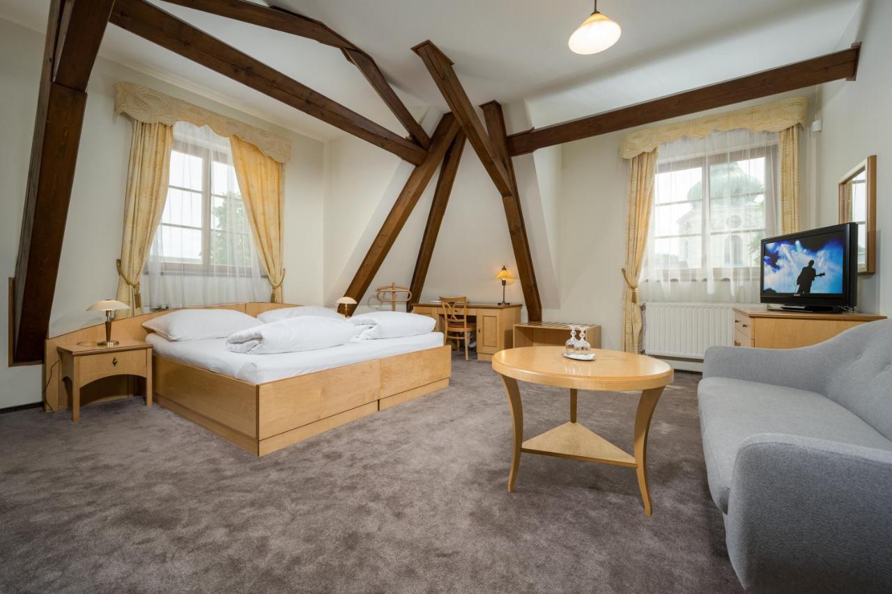 Hotel Zlaty Lev Jablonec nad Nisou Eksteriør bilde