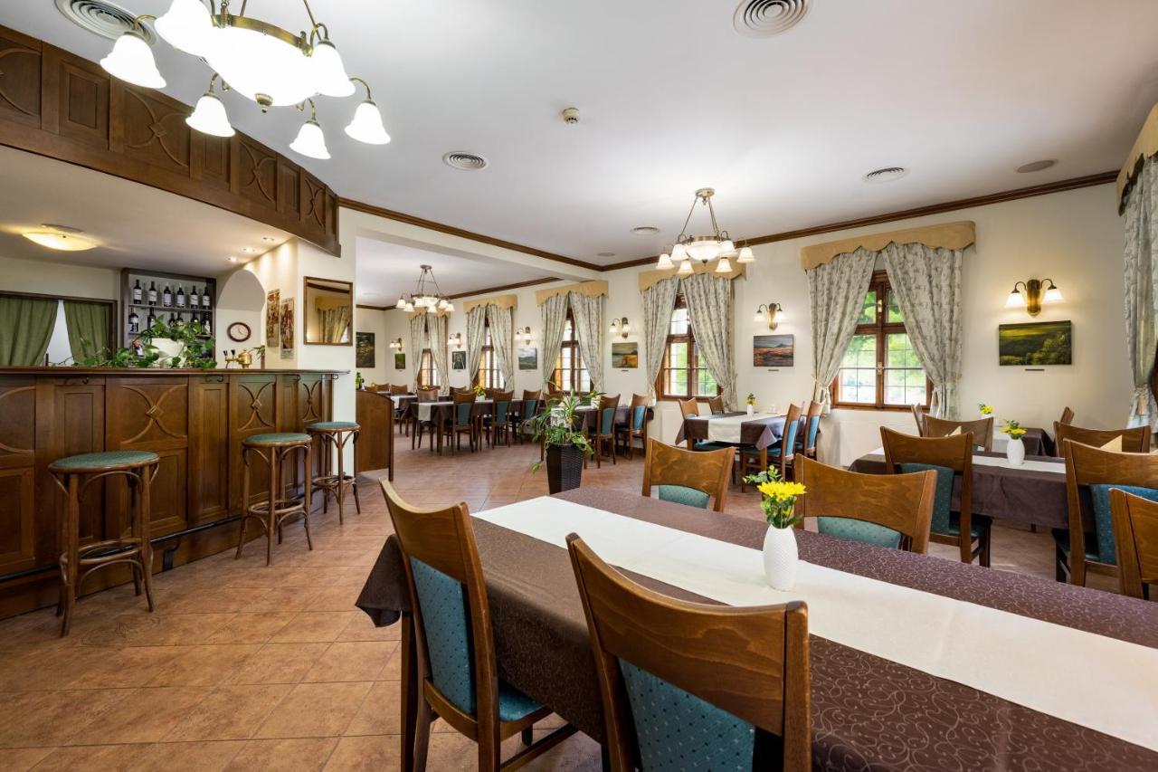 Hotel Zlaty Lev Jablonec nad Nisou Eksteriør bilde