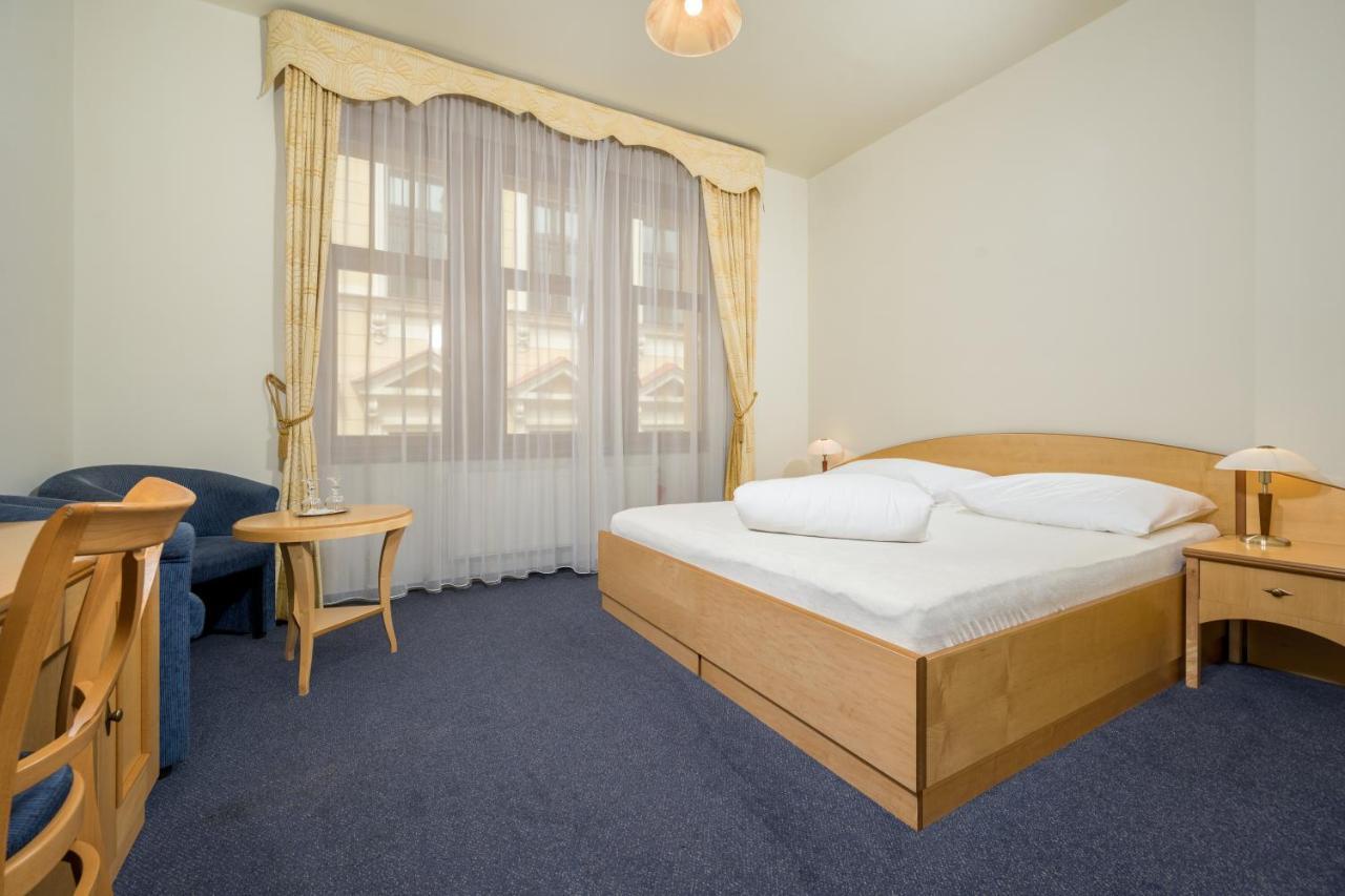 Hotel Zlaty Lev Jablonec nad Nisou Eksteriør bilde